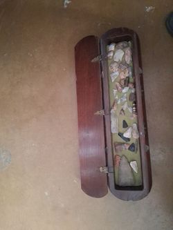 Vintage Wooden Display Box with Arrowheads & CrystalsVintage Wooden Display Box with Arrowheads & Crystals