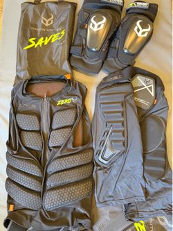 Demon United Protective Gear Set