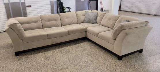 Large Sectional (I CAN DELIVER)