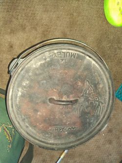 12" camp chef Dutch oven