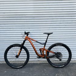 2022 Giant Trance Large 29er