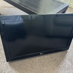 LG TV 32” 