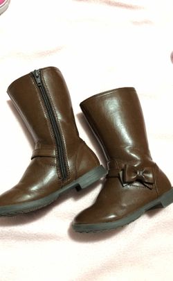 Children’s Place brown boots size 8