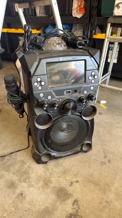 Karaoke singing machine
