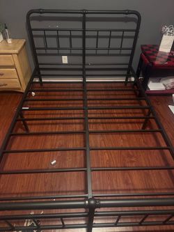 Metal bed frame
