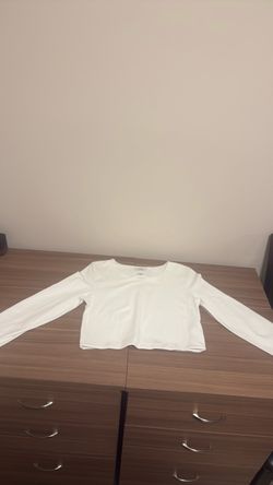 Aritzia Babaton Contour White Long Sleeve Crop Top