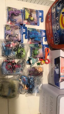 Toys and toy jetsons family keychains