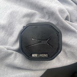 Speaker waterproof