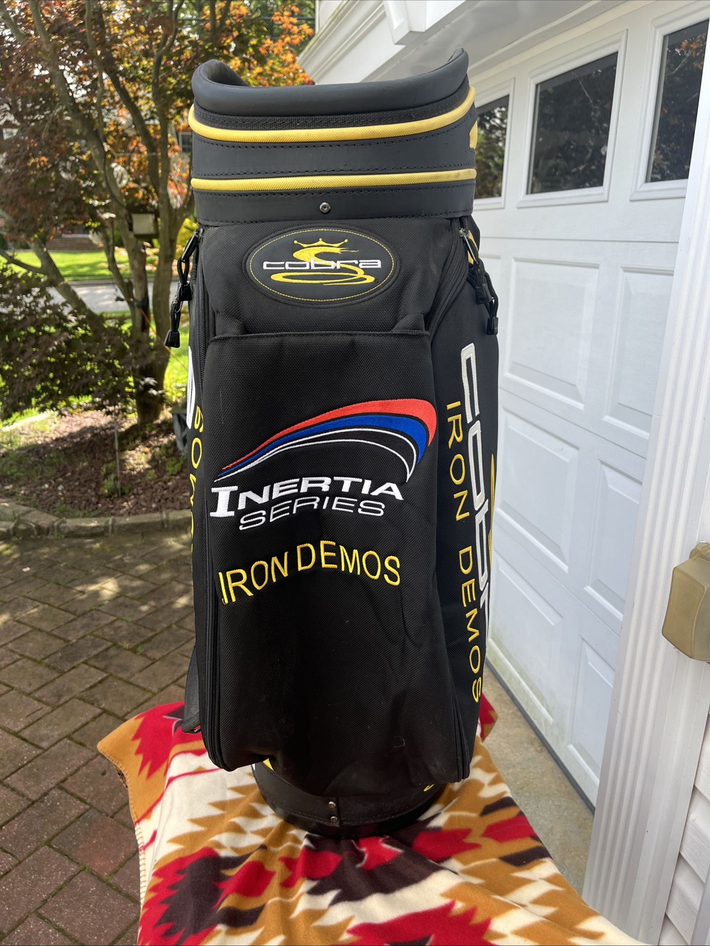 KING COBRA INERTIA SERIES IRON DEMOS GOLF BAG 6 WAY BLACK AND YELLO CANVAS XXL