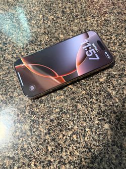iPhone 16 Pro Max 256gigs ( unlocked) like new