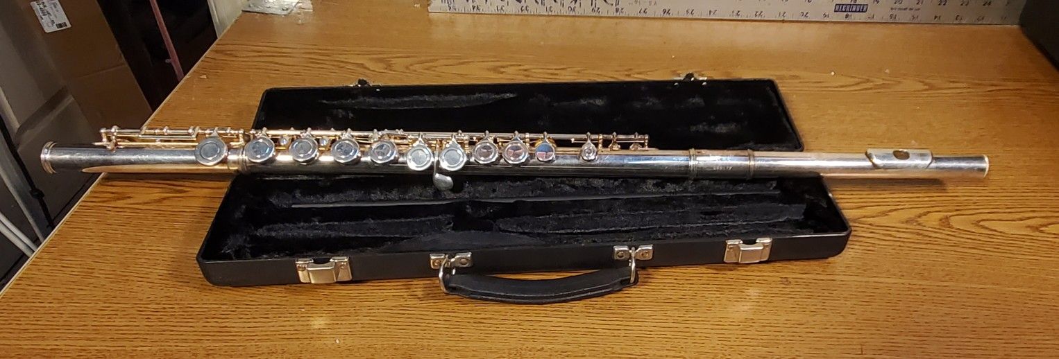 Gemeinhardt FLS1 Flute Concert Instrument & Branded Case