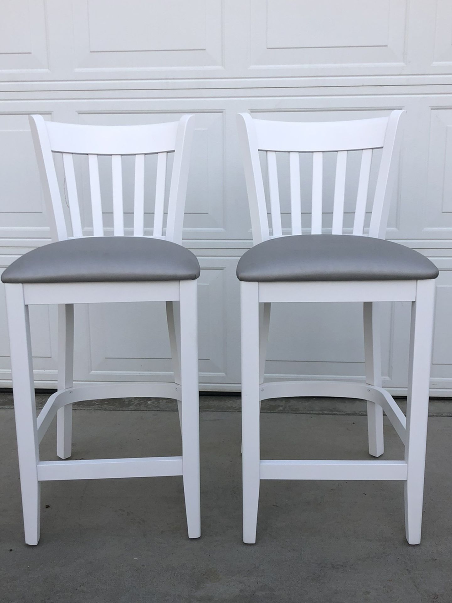 Brand New Set Of Barstools, 25inches From Floor To Seat