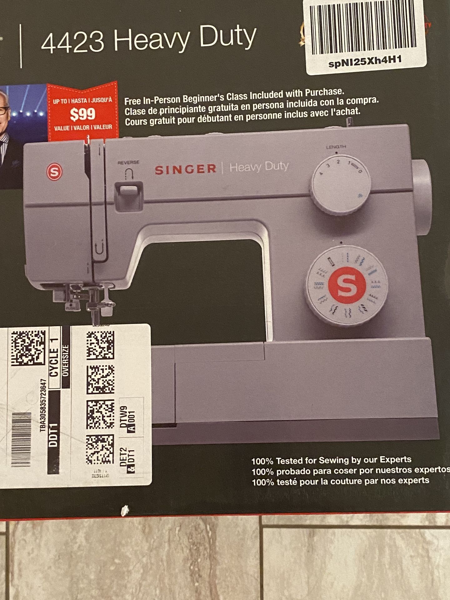 $125 Singer 4423 Sewing Machine  heavy duty Brand new