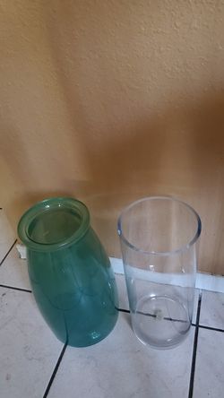 2 vases grandes. $15 ,00 por las 2.