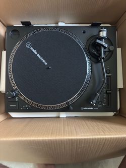 Audio-Technica AT-LP120XUSB TURNTABLE