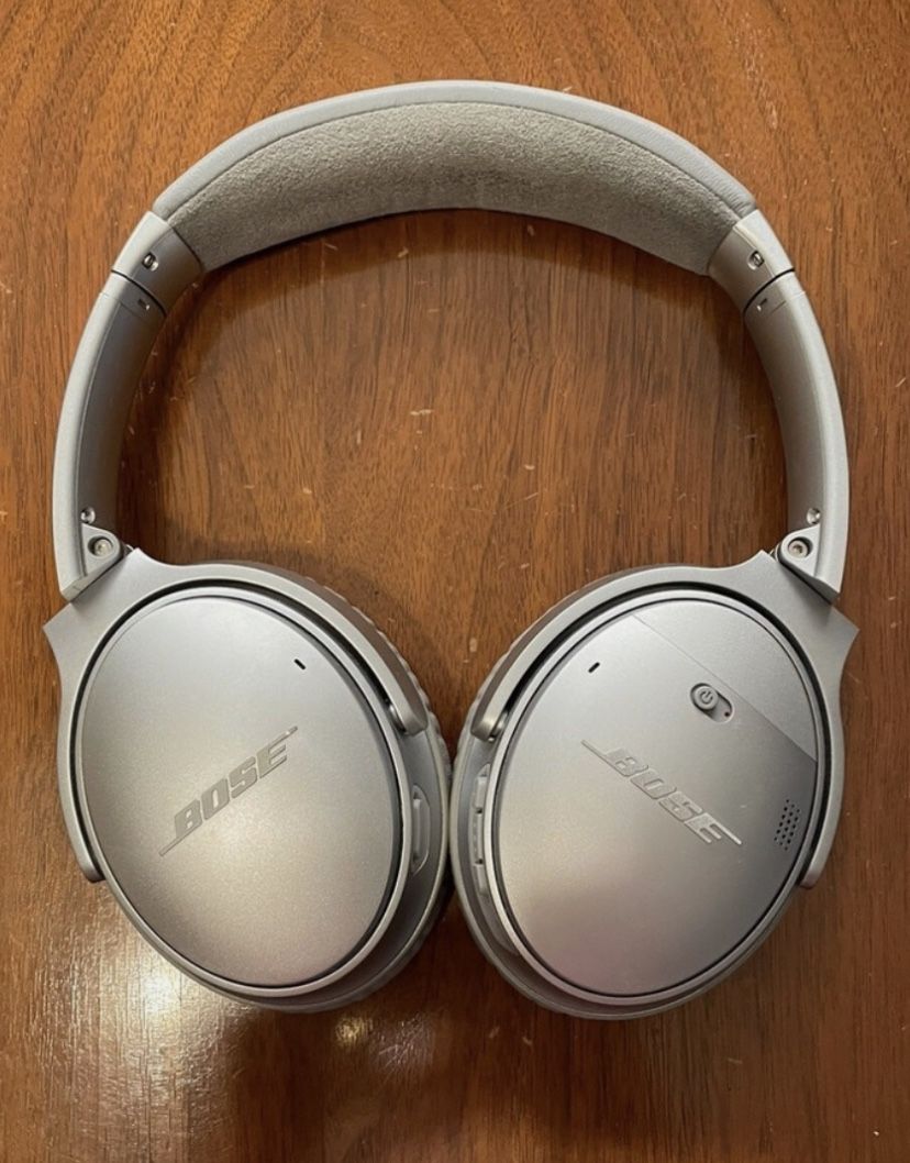 Bose QuietComfort 35 QC35 Wireless Headphones - Silver