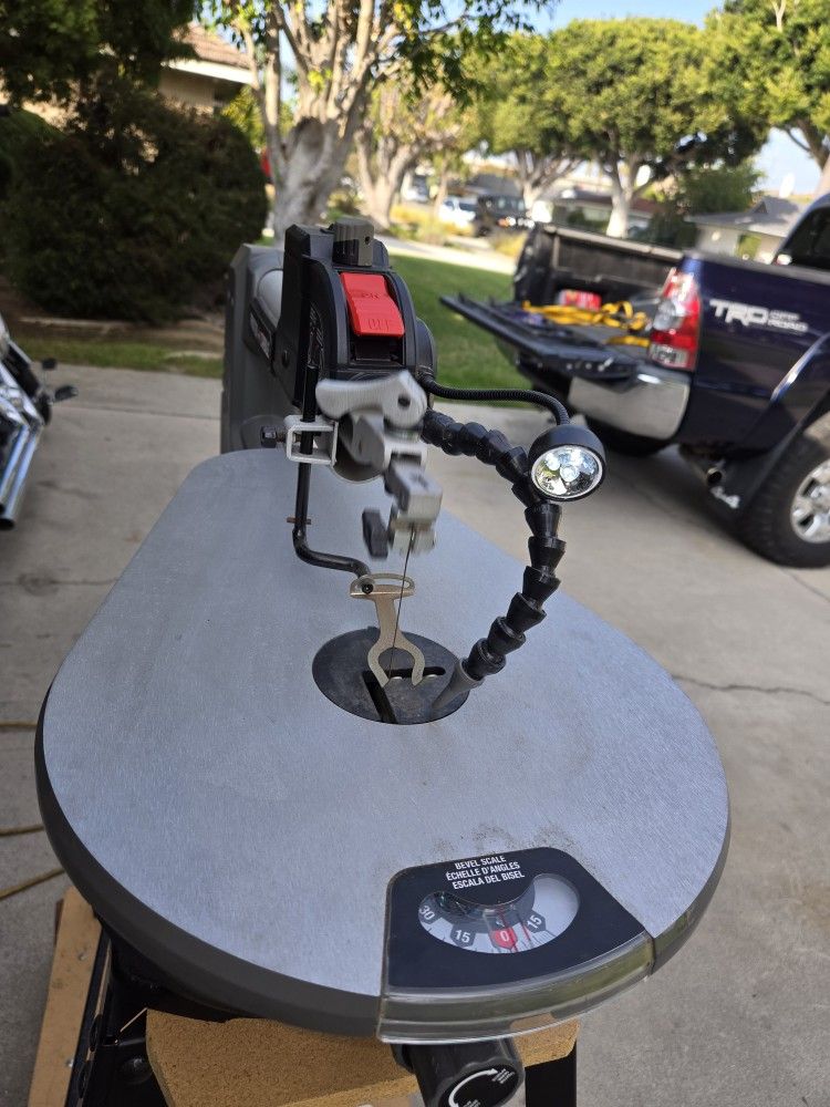 Porter-Cable Maryville Speed Scroll Saw And Rolling Stand With Work Light