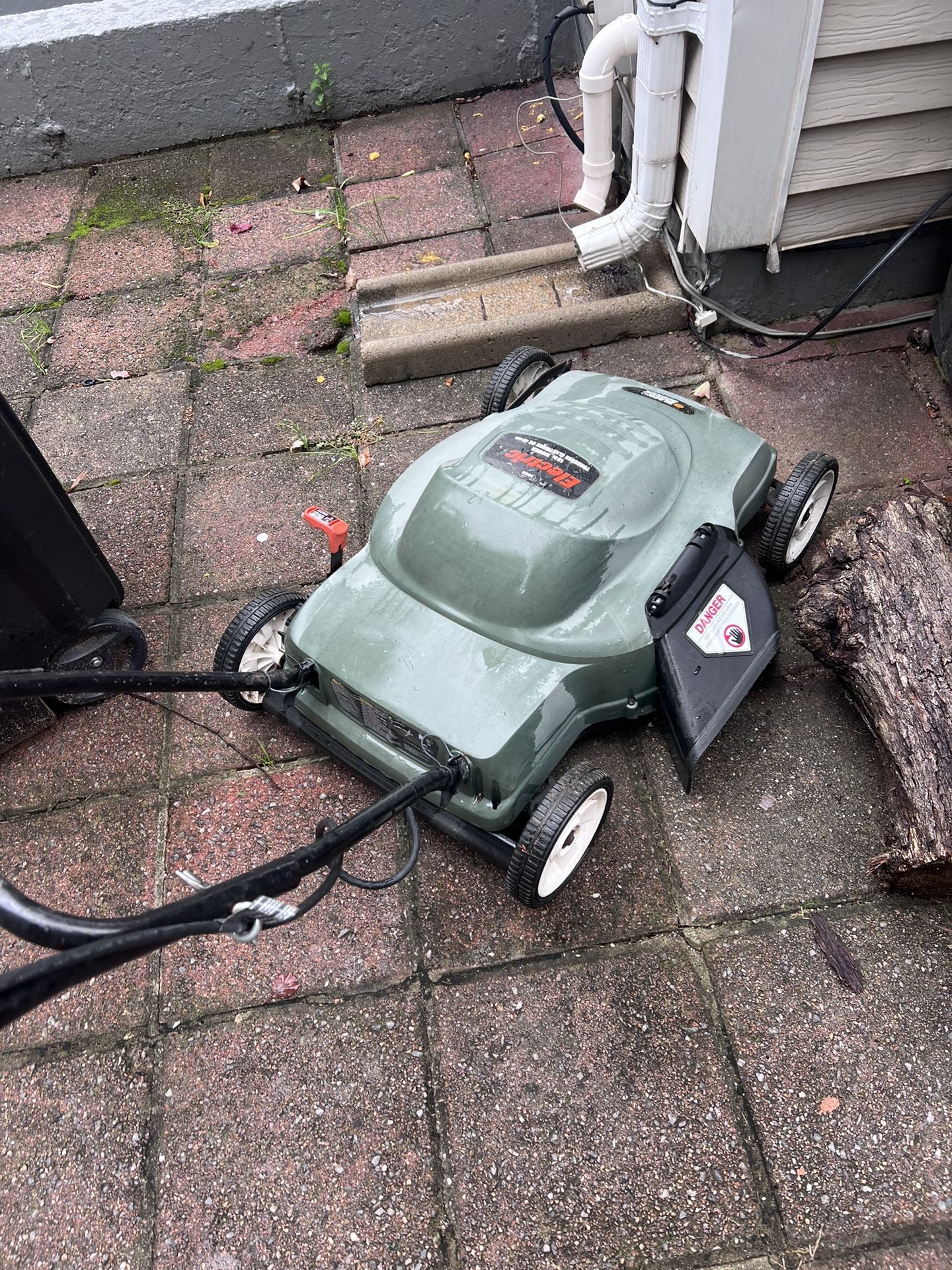 Black And Decker Electric Mower 
