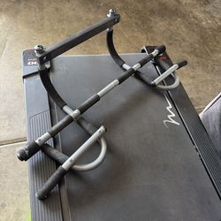 Pull up bar