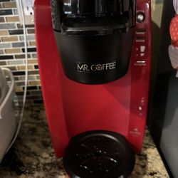 Pre-loved Keurig , Mr. Coffee . Red. 