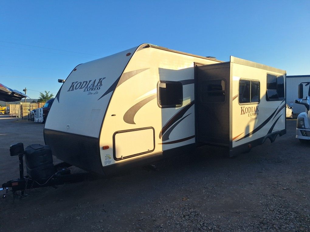 Kodiak Ultra Lite 2015 28ft