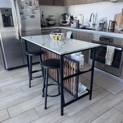 Kitchen Island w/ Stools 