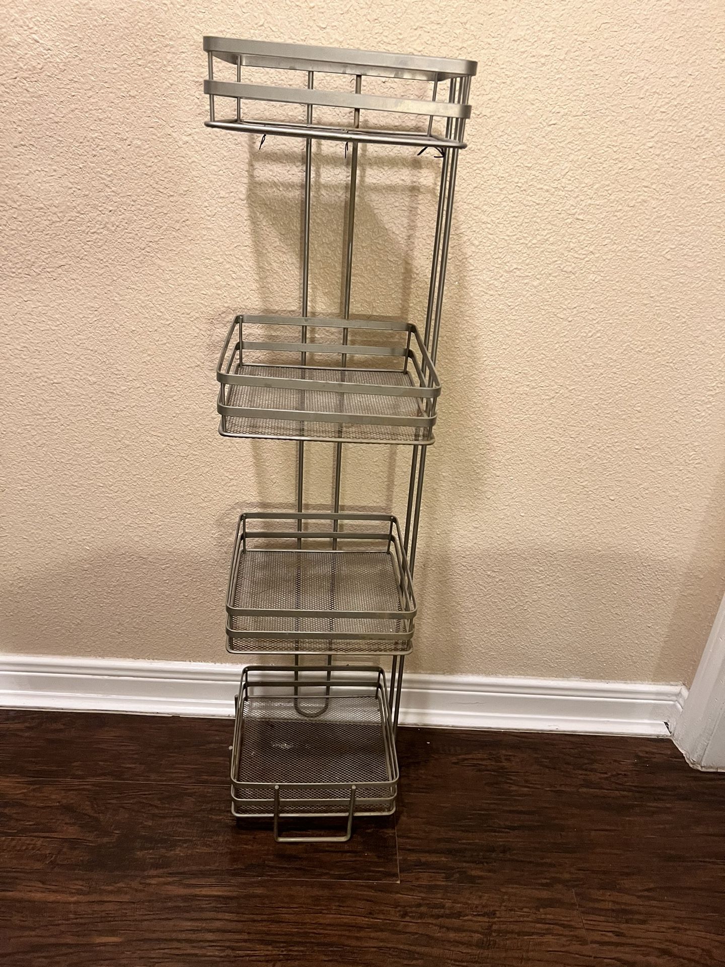 Shelf/organizer