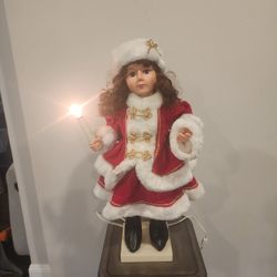 VINTAGE LIGHTED Motion-ette Animated Victorian Christmas Caroler Doll Lighted 