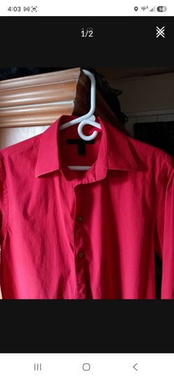🖤 Men’s Express Button-Up – Small🖤🔥
Classic | Clean | Versatile Style 🔥