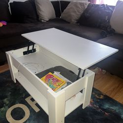 Extendable coffee table