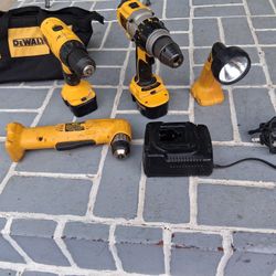 Dewalt Set Taladros Y Bolsa In Buena Condición 