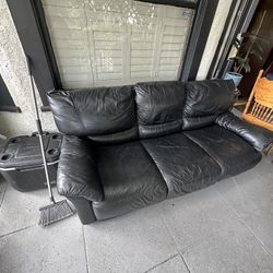 Black Leather sleeper Sofa