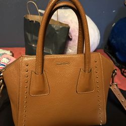 Valentino             Brown 