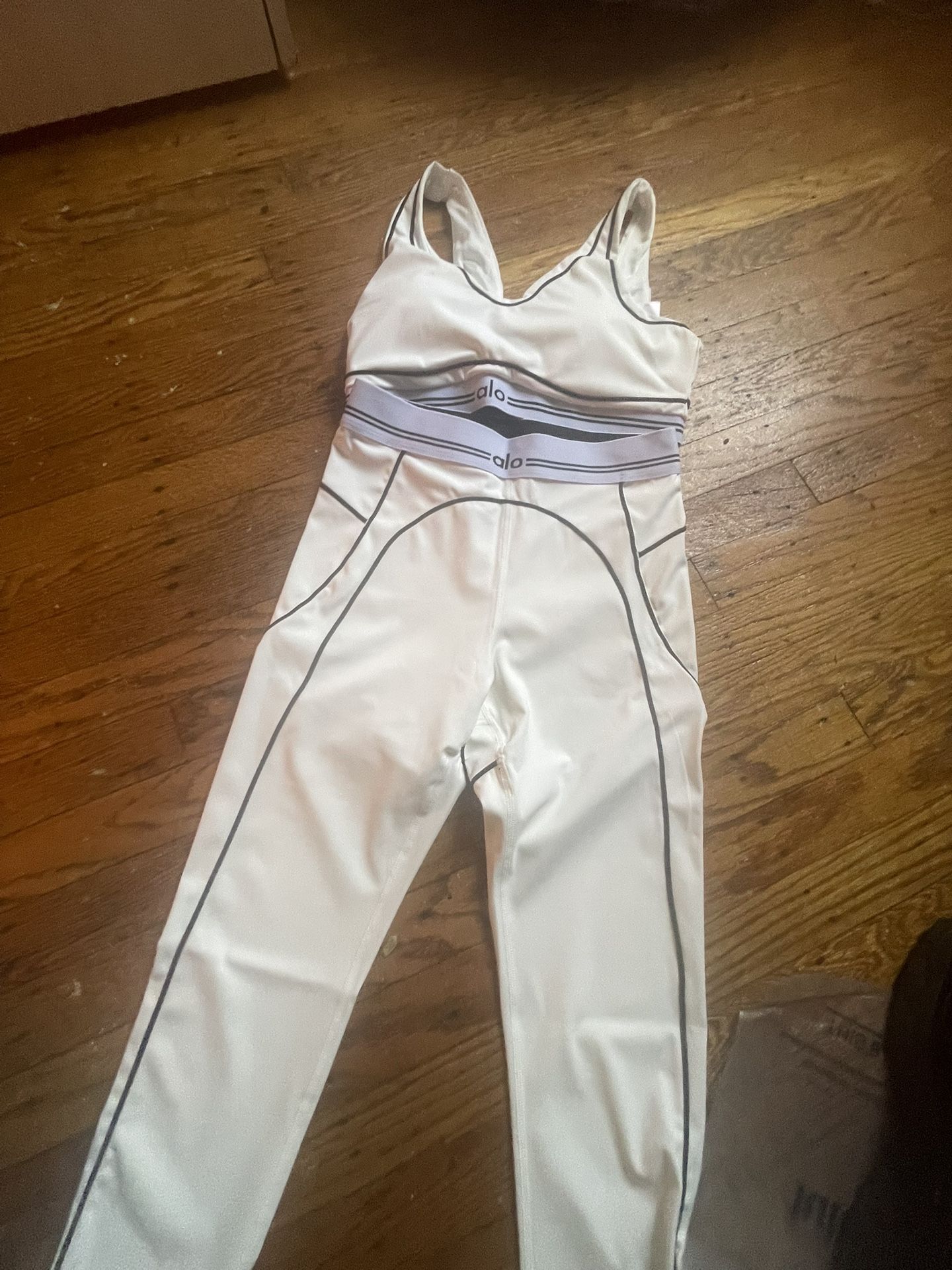alo tight set