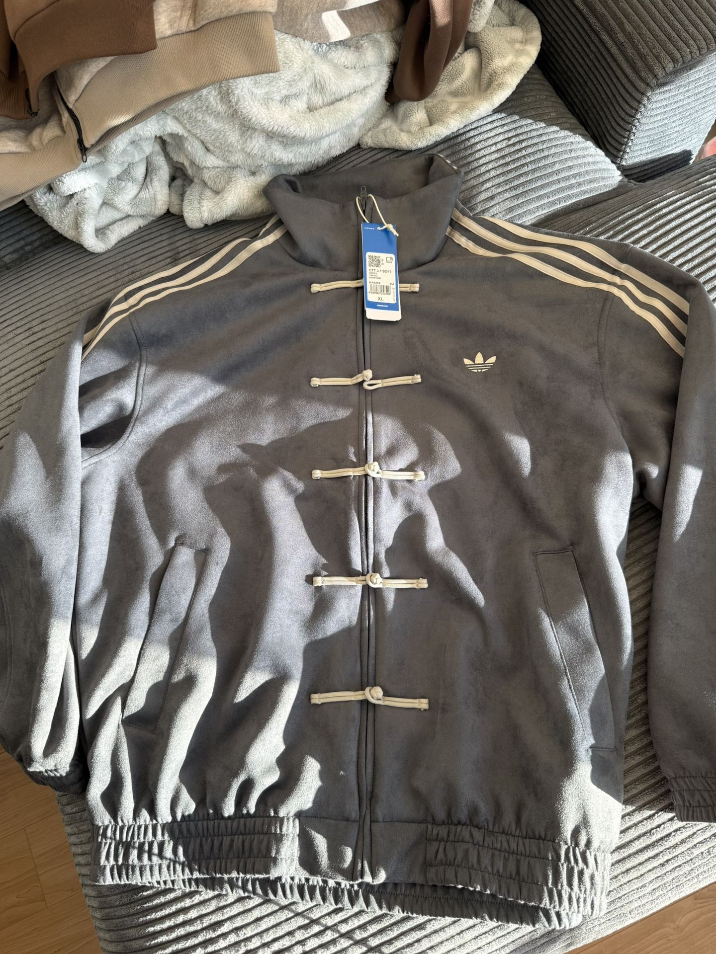 Men’s Adidas Zip Up Size XL