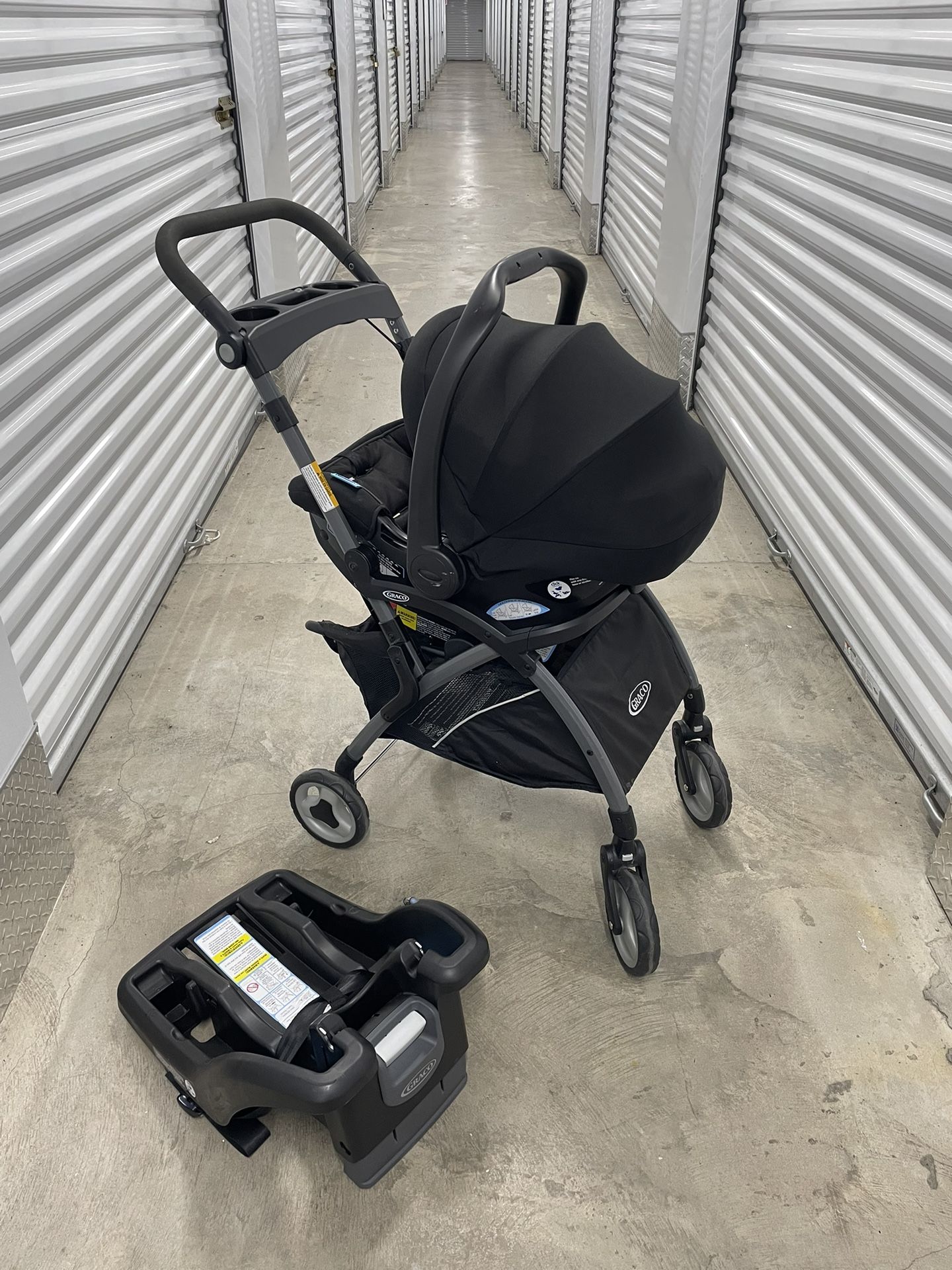 Graco Car Seat And Base With Graco Click Connect Stroller