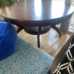 Round Dinner Table 