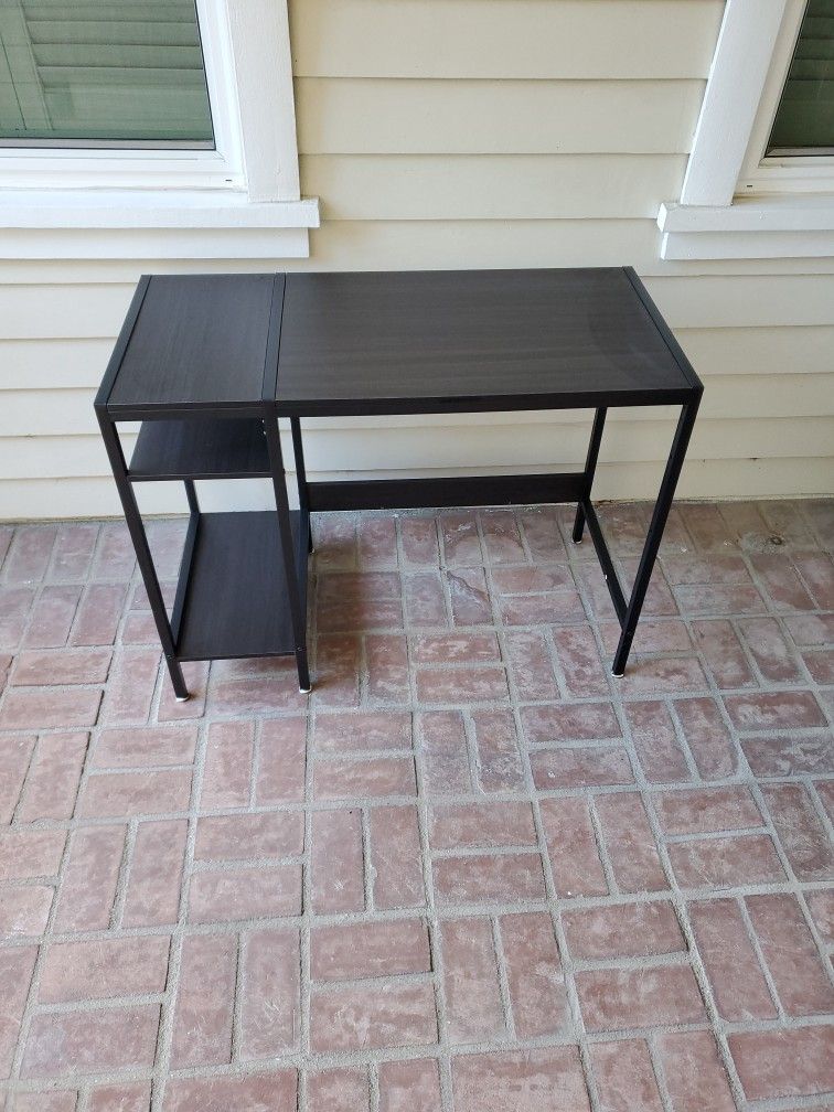 Nice Desk Solid, Sturdy, Yet Not Too Heavy, Easy To Lift