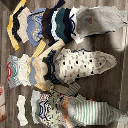 Boys Baby Clothes. Size New Born to 12 month. 