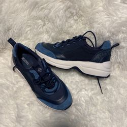 Womens Michael Kors Size 8,5