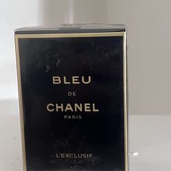 Men And Women Perfumes 