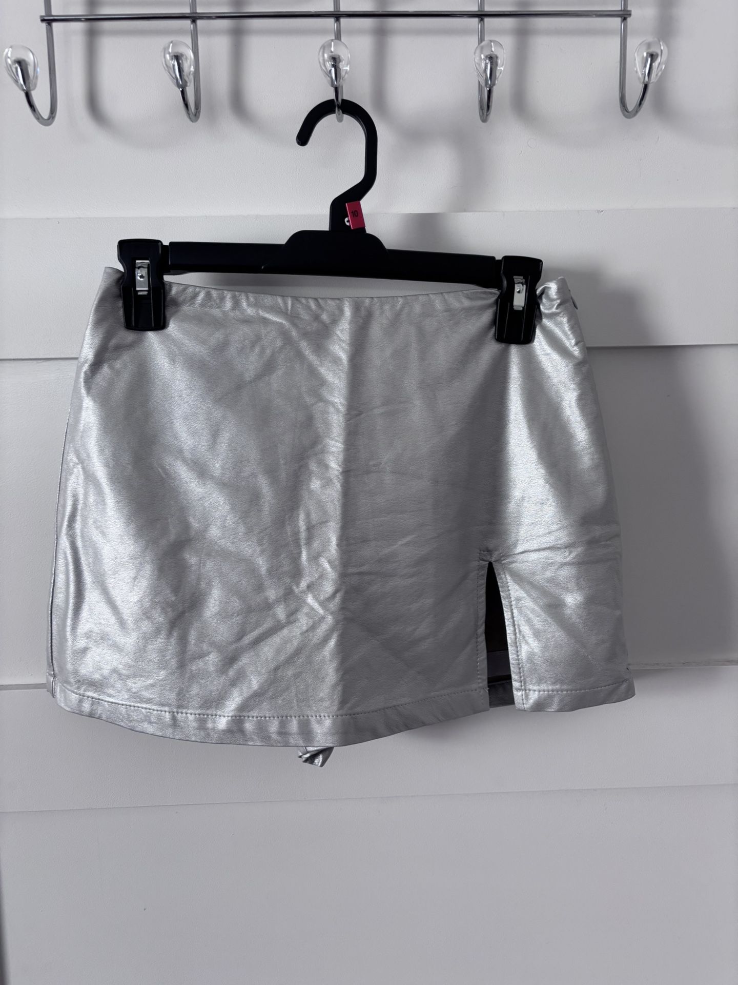 Silver mini skort with slide slit