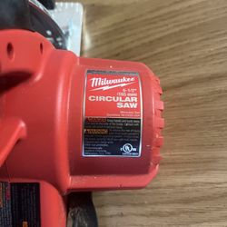 Hand Held Saw Milwaukee 