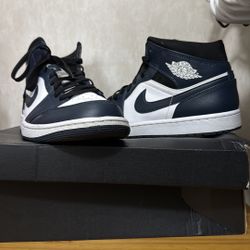 size 11 nike jordans in box with papers