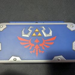 New Nintendo 2DS XL Hylian Shield Edition