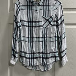 Miami Women's Roll Tab Sleeves Blue and White Plaid Shirt - Size Small - VGUC