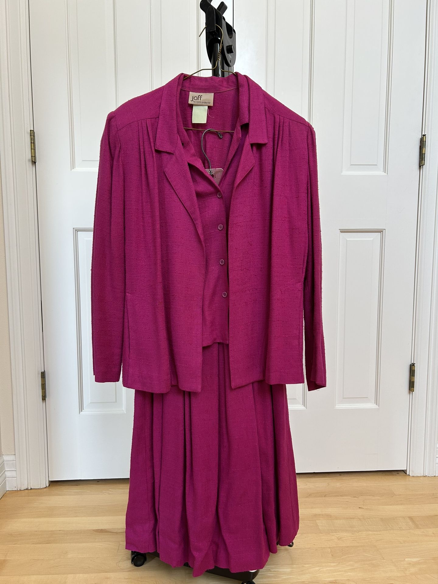 JAFF by Carol Anderson – 4-Piece Dark Pink Set