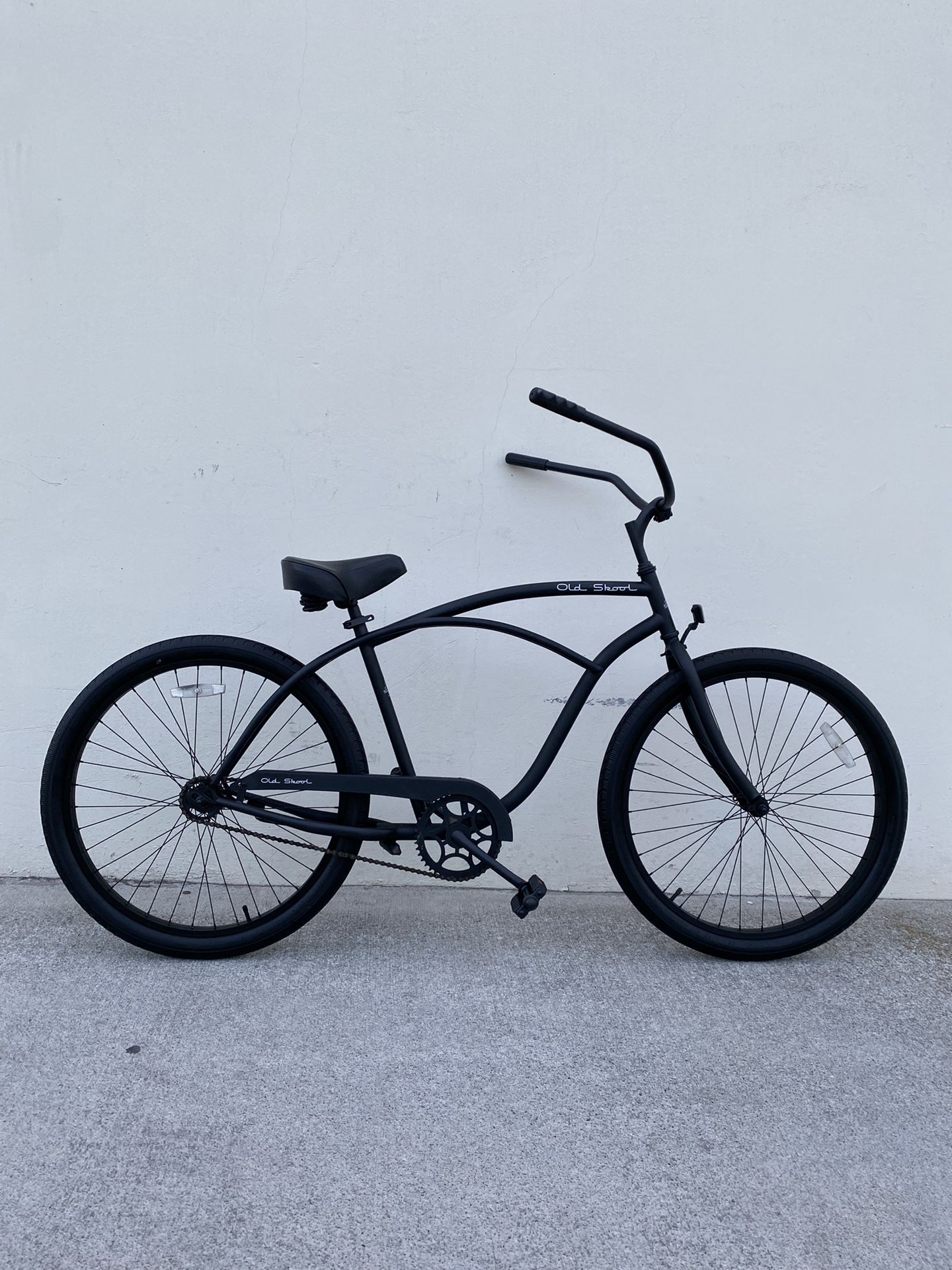 BEACH CRUISER BIKE /SIZE TIRES 26” /SIZE FRAME MEDIUM