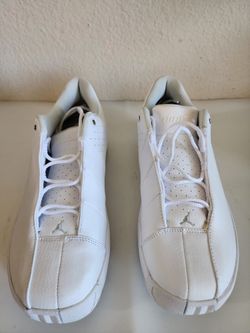 Jordan Team Elite 2 Low
White Metallic Silver