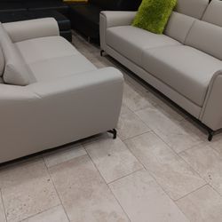 *New Year Sale Event*---Sardinia Mature Leather Sofa/Loveseat Sets---Delivery And Easy Financing Available👌